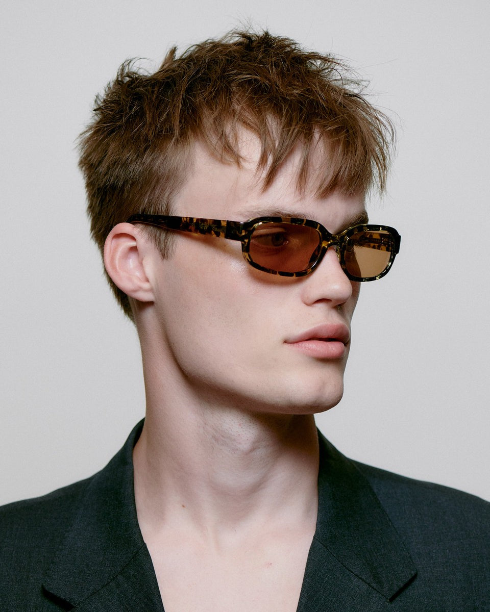 A.KJAERBEDE Will Black/Yellow Tortoise, Gafas de Sol