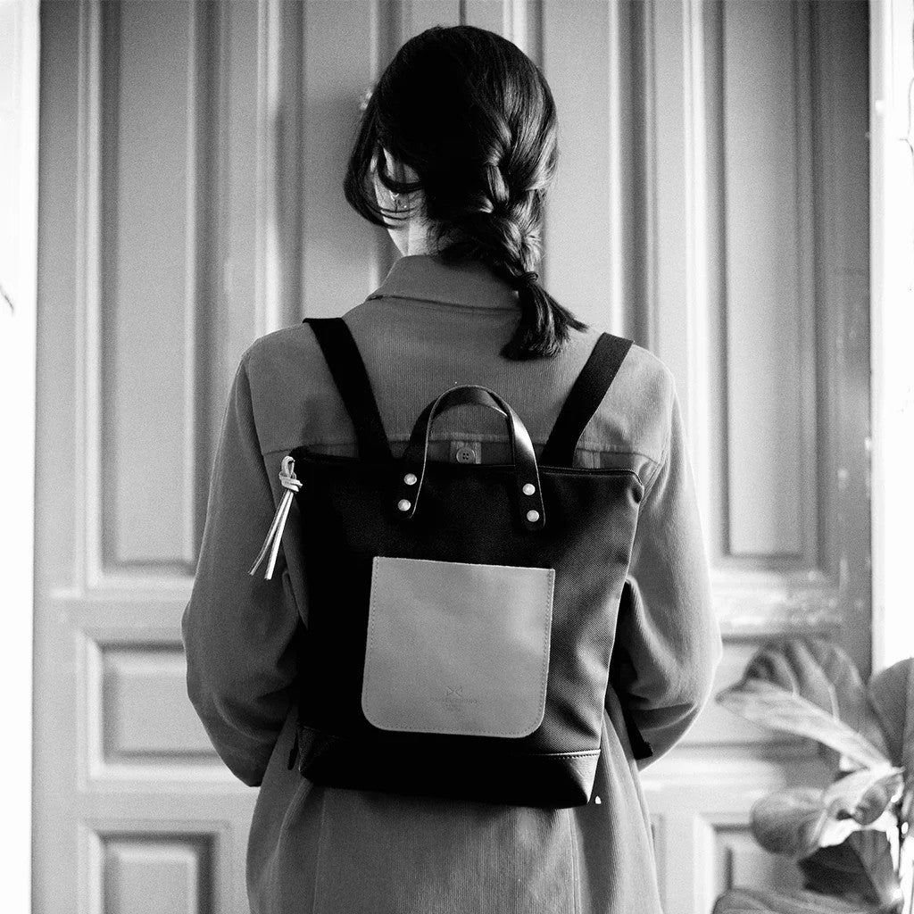 Mochila Daniel Chong Slim Mini cuadrada impermeable DZ